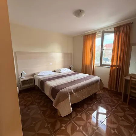 8 Mare - By Ta Leut Agency Apartament