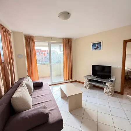 Apartament 8 Mare - By Ta Leut Agency