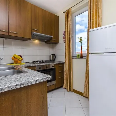 8 Mare - By Ta Leut Agency Apartament *