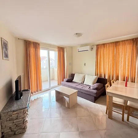 8 Mare - By Ta Leut Agency Apartament *