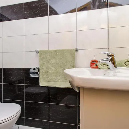 Apartament 8 Mare - By Ta Leut Agency *