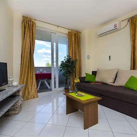 Apartament 8 Mare - By Ta Leut Agency *