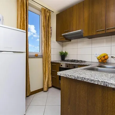 Apartament 8 Mare - By Ta Leut Agency *