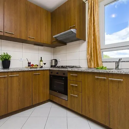 8 Mare - By Ta Leut Agency Apartament