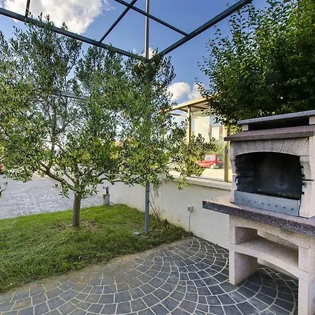 8 Mare - By Ta Leut Agency Apartament