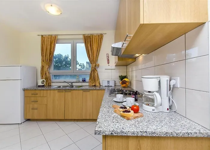 8 Mare - By Ta Leut Agency Privlaka (Zadar)