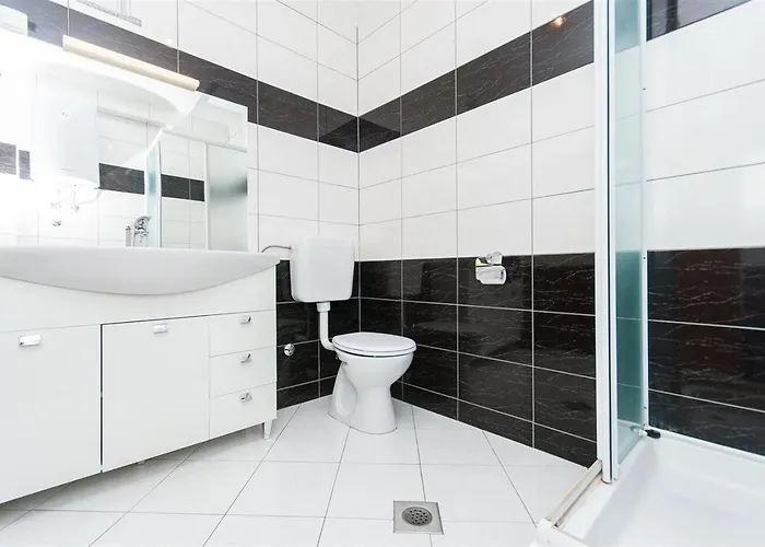 8 Mare - By Ta Leut Agency * Privlaka (Zadar)