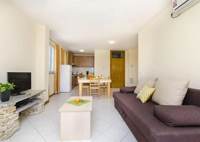 Apartment 8 Mare - By Ta Leut Agency