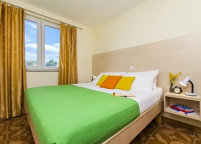 8 Mare - By Ta Leut Agency Apartmán *
