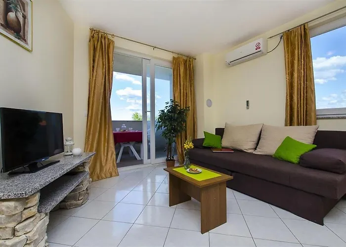 Apartment 8 Mare - By Ta Leut Agency *