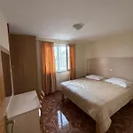 Apartman 8 Mare - By Ta Leut Agency *