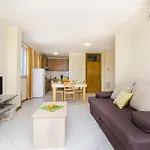 Apartman 8 Mare - By Ta Leut Agency