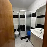 8 Mare - By Ta Leut Agency Apartman *
