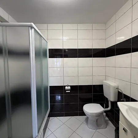 Apartman 8 Mare - By Ta Leut Agency *