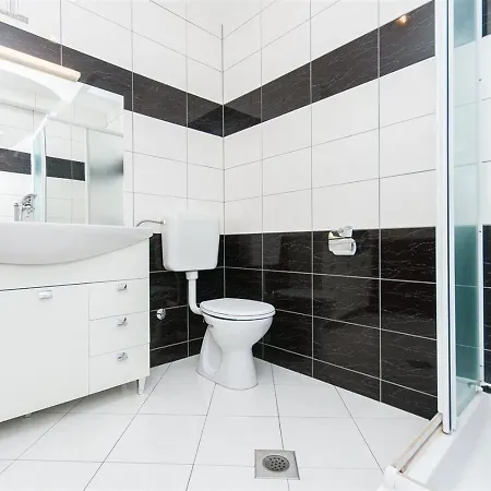 8 Mare - By Ta Leut Agency * Privlaka (Zadar)