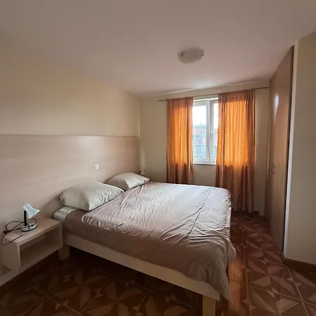 8 Mare - By Ta Leut Agency Privlaka (Zadar)