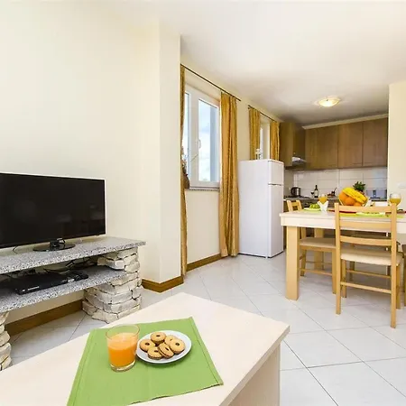 8 Mare - By Ta Leut Agency * Privlaka (Zadar)