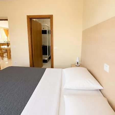 8 Mare - By Ta Leut Agency Apartamento
