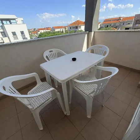 Apartman 8 Mare - By Ta Leut Agency