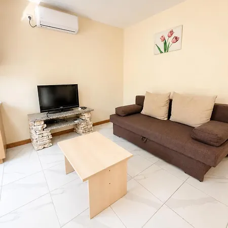 Apartman 8 Mare - By Ta Leut Agency *