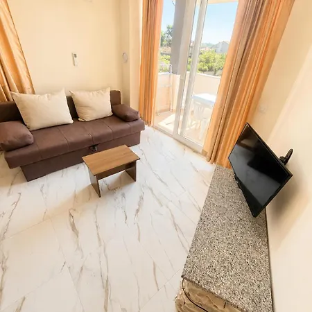 Apartman 8 Mare - By Ta Leut Agency