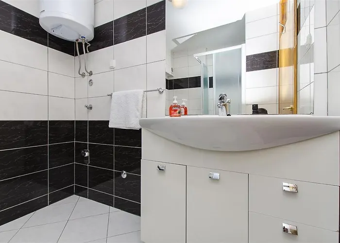 8 Mare - By Ta Leut Agency Appartement *