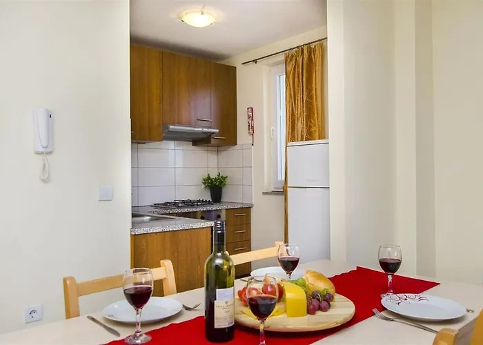 8 Mare - By Ta Leut Agency * Privlaka (Zadar)